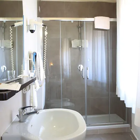 Nuovo Savi 3* Монтекатини-Терме